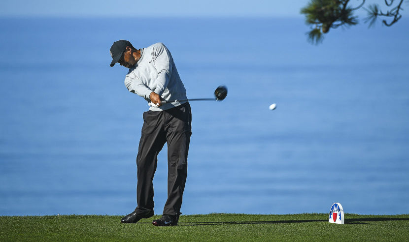 LA JOLLA, CA - JANUARY 25:  Tiger Woods tees off the 11th hole during the Zurich Pro-Am, Farmers Insurance Open Preview Day 3 at Torrey Pines Golf Course on January 25, 2017 in La Jolla, California. (Photo by Donald Miralle/Getty Images)