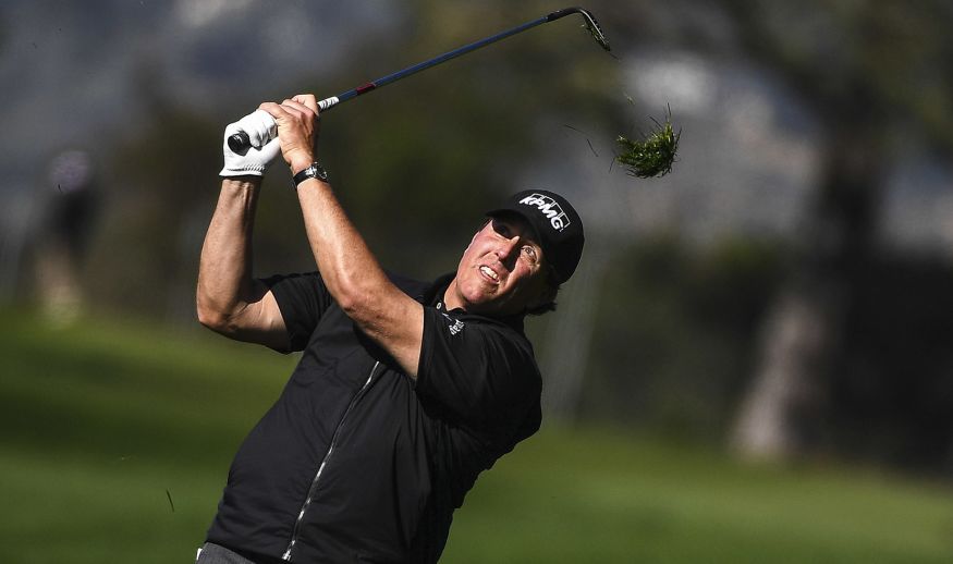 LA JOLLA, CA - JANUARY 25:  Phil Mickelson hits off the 7th fairway during the Zurich Pro-Am, Farmers Insurance Open Preview Day 3 at Torrey Pines Golf Course on January 25, 2017 in La Jolla, California. (Photo by Donald Miralle/Getty Images)