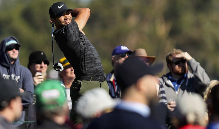 SAN DIEGO, CA - JANUARY 26:  Jason Day of Australia plays his shot from the second tee during the first round of the Farmers Insurance Open at Torrey Pines South on January 26, 2017 in San Diego, California.  (Photo by Marianna Massey/Getty Images)