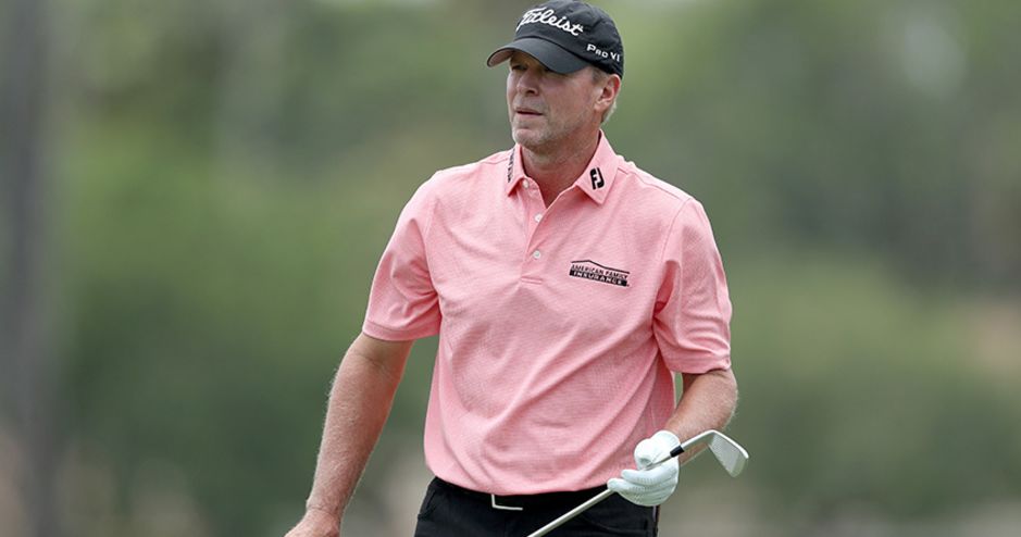Steve Stricker will play at the U.S. Open at Erin Hills after shooting 10 under at a sectional qualifier at Ridgeway and Germantown Country Clubs on Monday. (David Cannon/Getty Images)