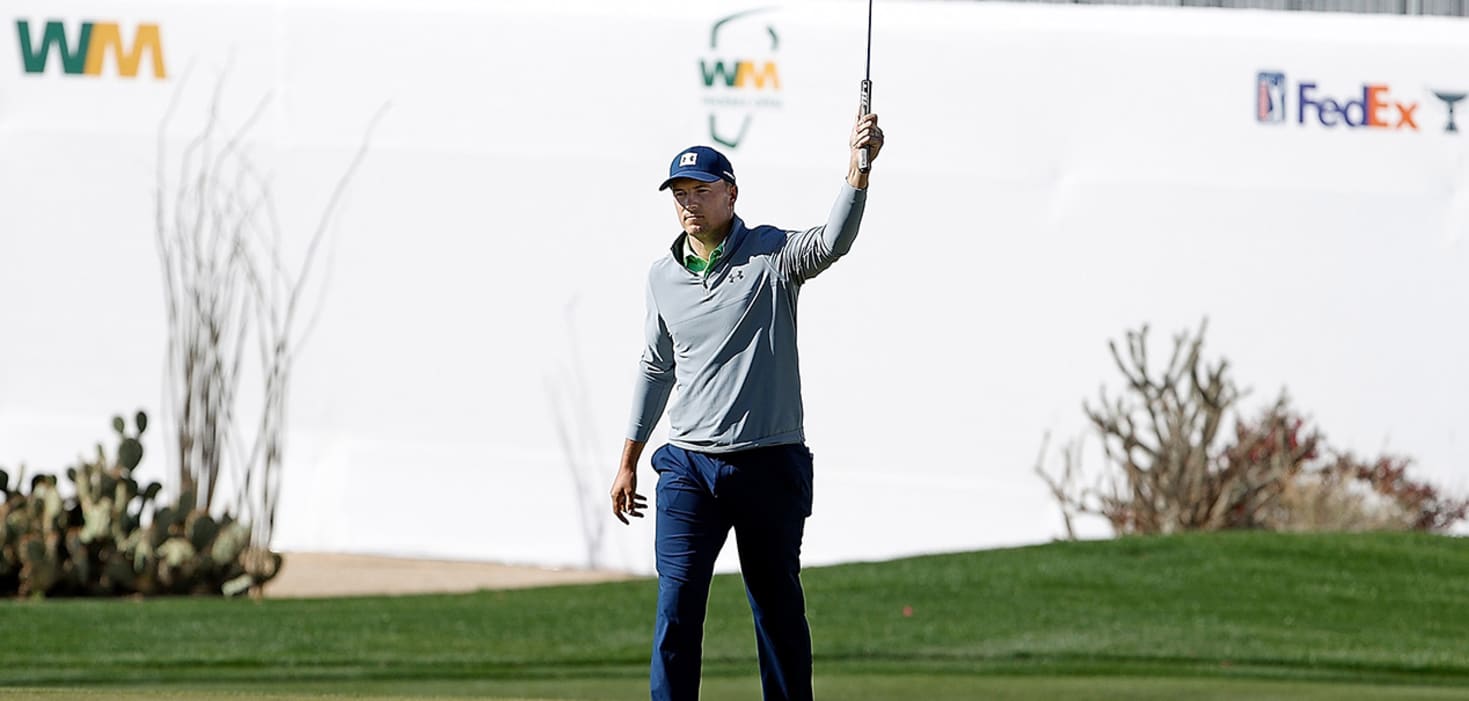 Spieth goes into final round with momentum