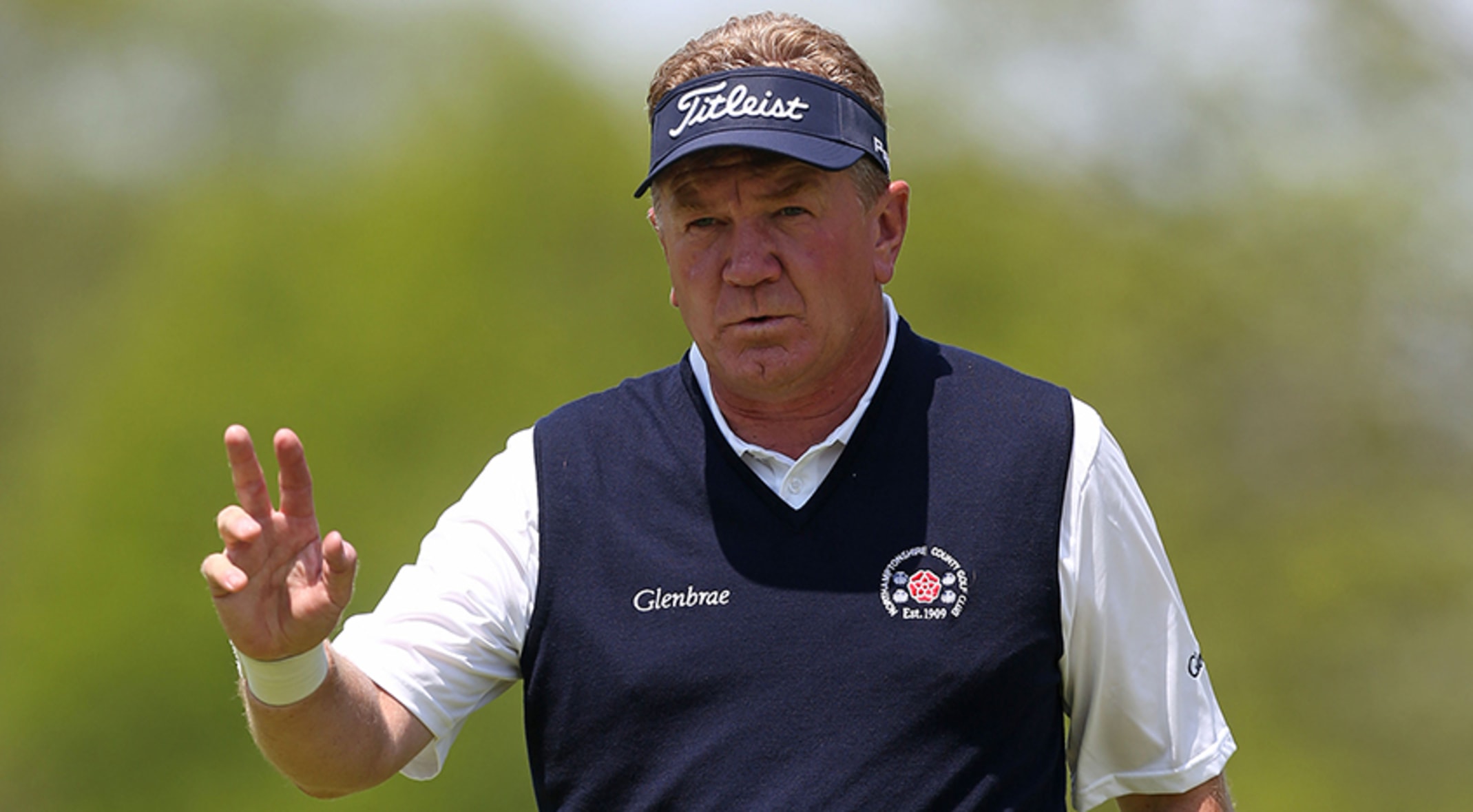 Broadhurst Opens Two Shot Lead At Senior Pga Championship