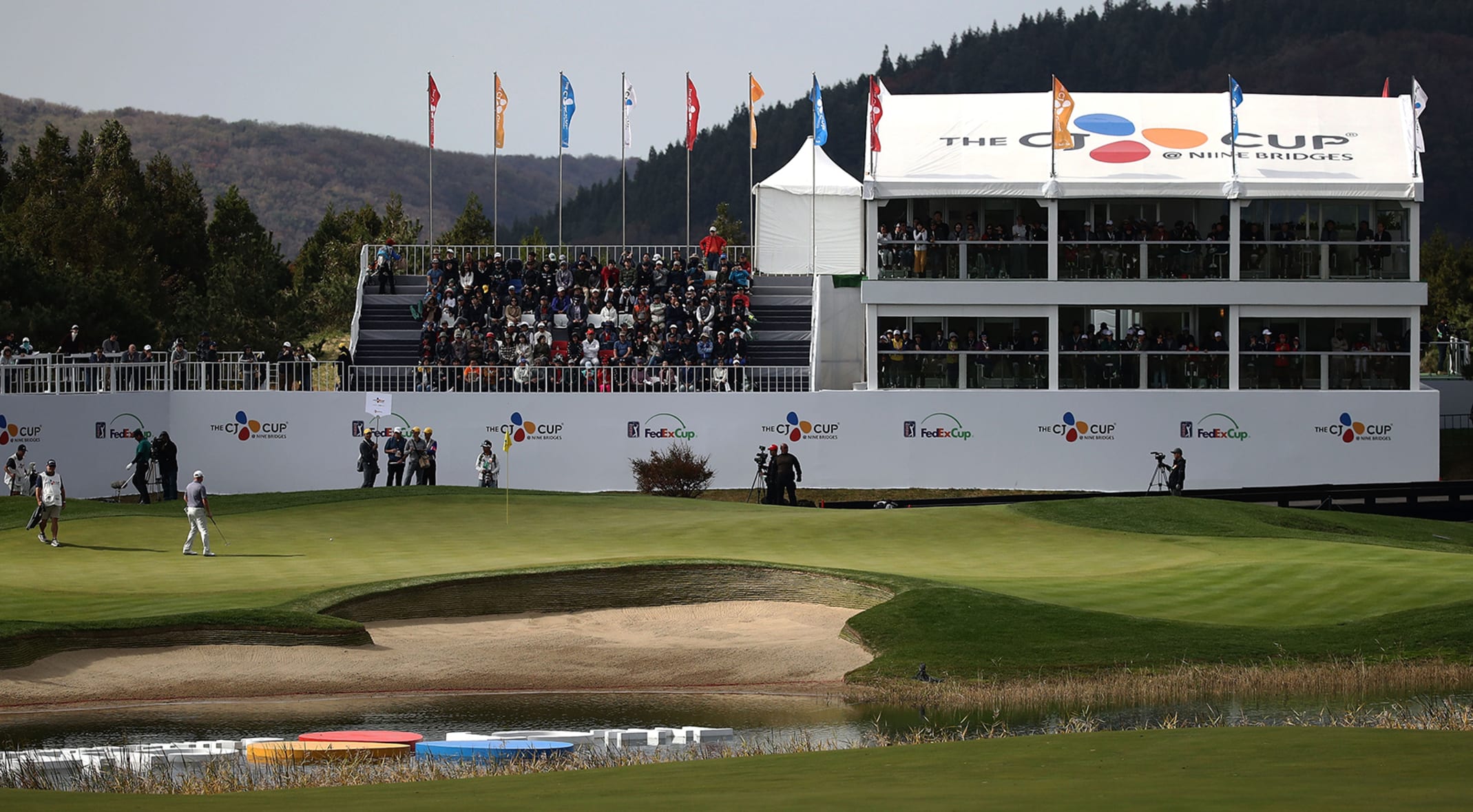 The Cj Cup Nine Bridges Round 1 Leaderboard Tee Times Tv Times