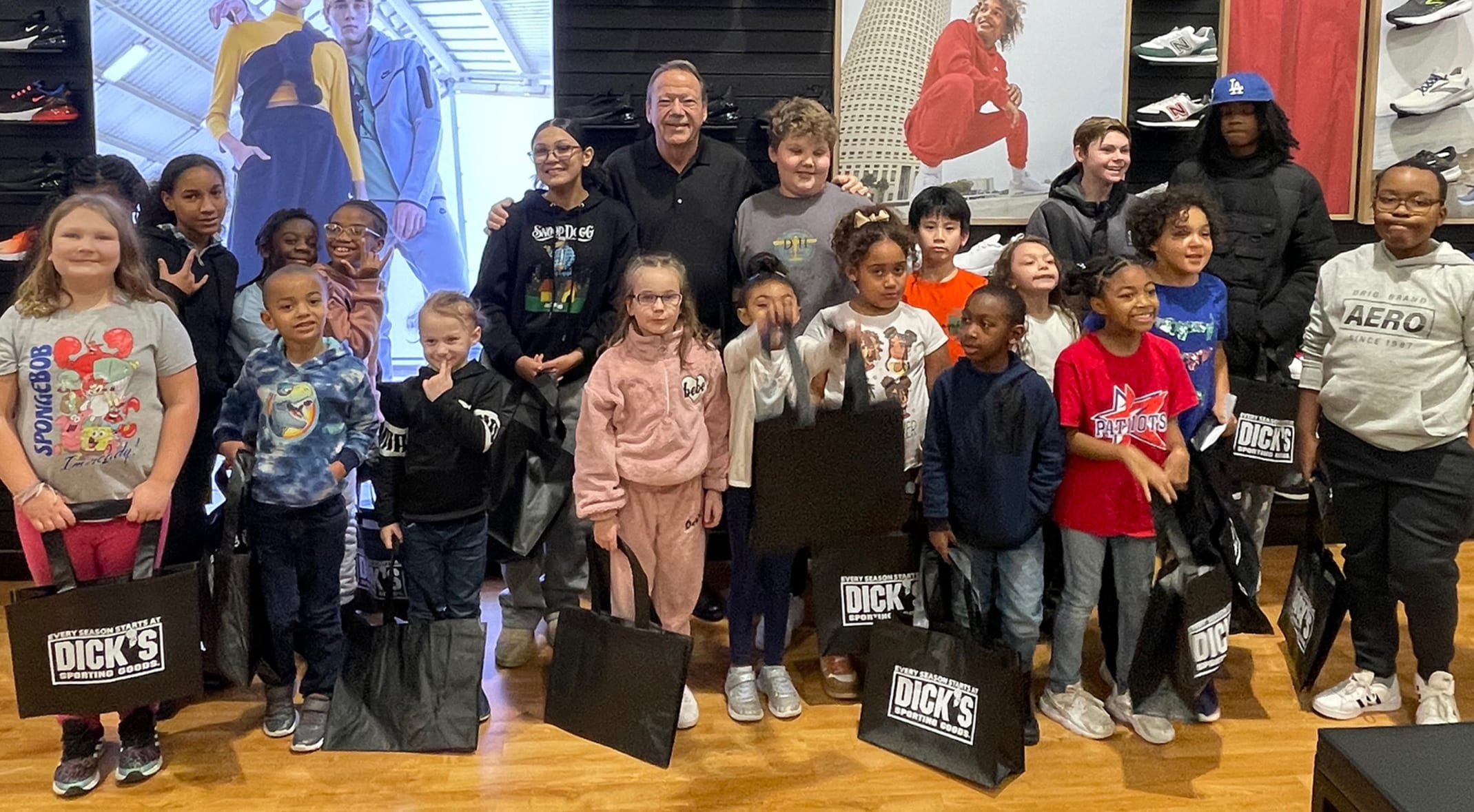 Joey Sindelar hosts charity shopping spree in home region