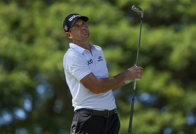 Steele leads by two at Sony Open in Hawaii
