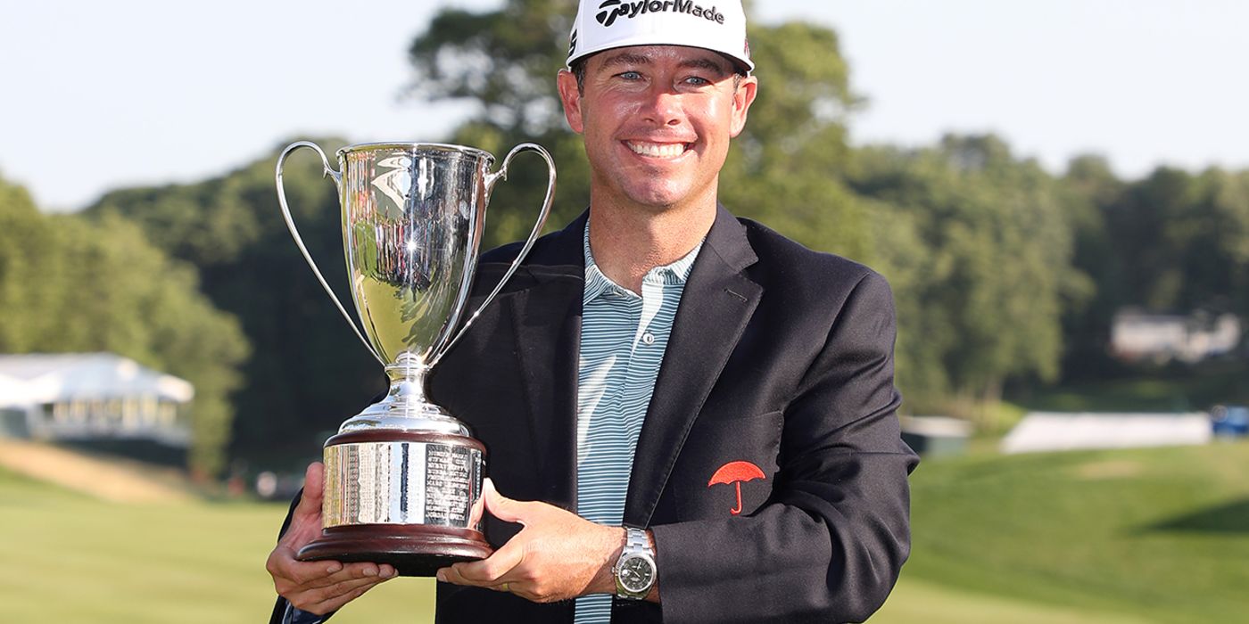Chez Reavie with the Travelers trophy