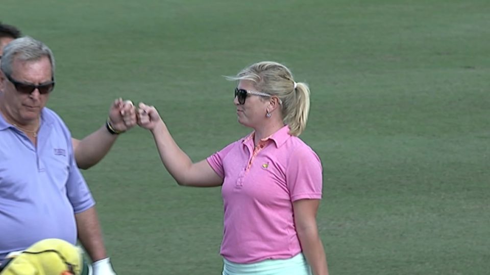 Gretchen and Fuzzy Zoeller birdie No. 18 at PNC Father/Son Champions