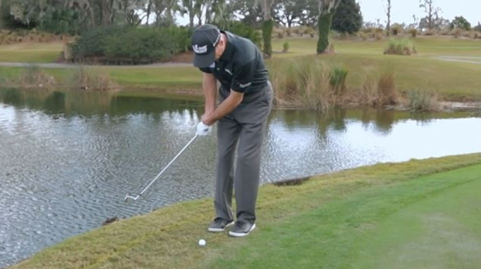 Jim Furyk Pro Tip Chipping
