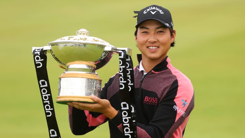 Defending champion Min Woo Lee
