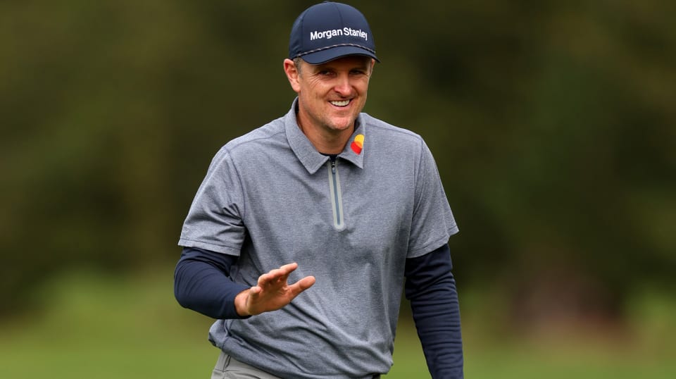 Justin Rose cards ace, navigates to 69 on dreary Friday at Pebble Beach