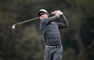 Sanders holds lead as play gets suspended in Guatemala