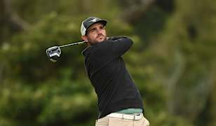 León es líder al suspenderse la segunda ronda del Quito Open