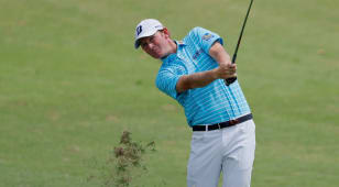 Snedeker's strong play carries him to 36-hole lead