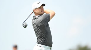 Lewis takes third-round lead at Korn Ferry Tour Championship