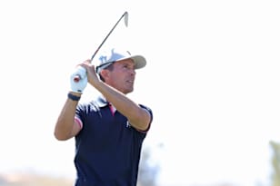 Mike Weir leads by one at Cologuard Classic