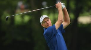 Jim Furyk takes 4-shot lead into U.S. Senior Open final round