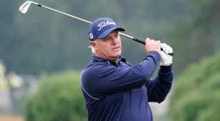 Stephen Dodd storms into 2-shot lead at the Senior Open Championship presented by Rolex