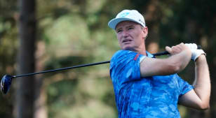 Ernie Els eagles 18th for share of Boeing Classic lead