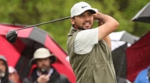 Jason Day handles rain, holds lead at Wells Fargo Championship