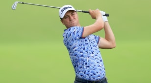 After fighting his swing, Justin Thomas finds himself atop PGA Championship